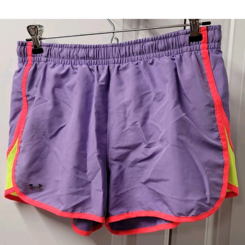 Under Armour Shorts Women's Size: Small Athletic